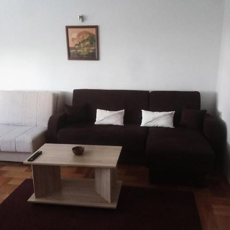 Apartman Pirot Appartement Buitenkant foto