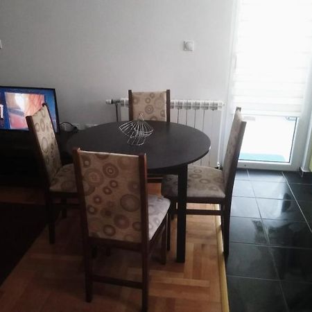 Apartman Pirot Appartement Buitenkant foto