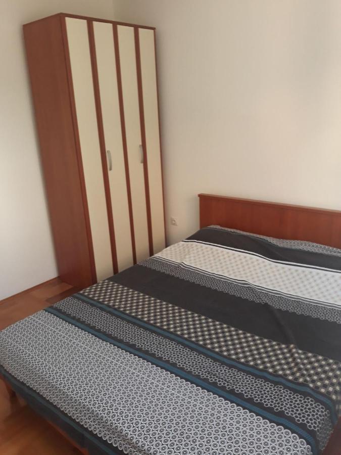 Apartman Pirot Appartement Buitenkant foto