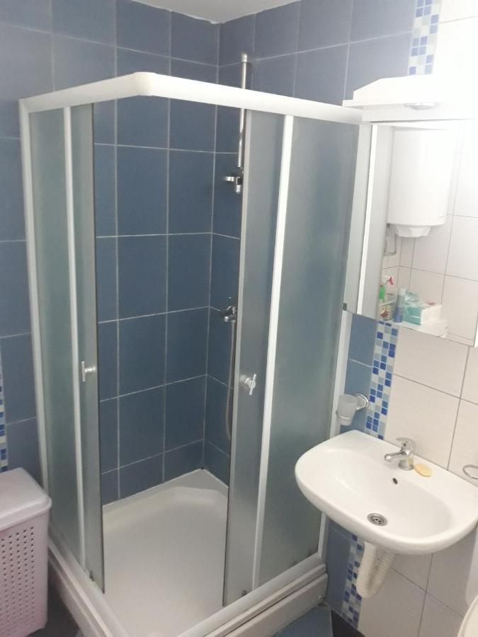 Apartman Pirot Appartement Buitenkant foto